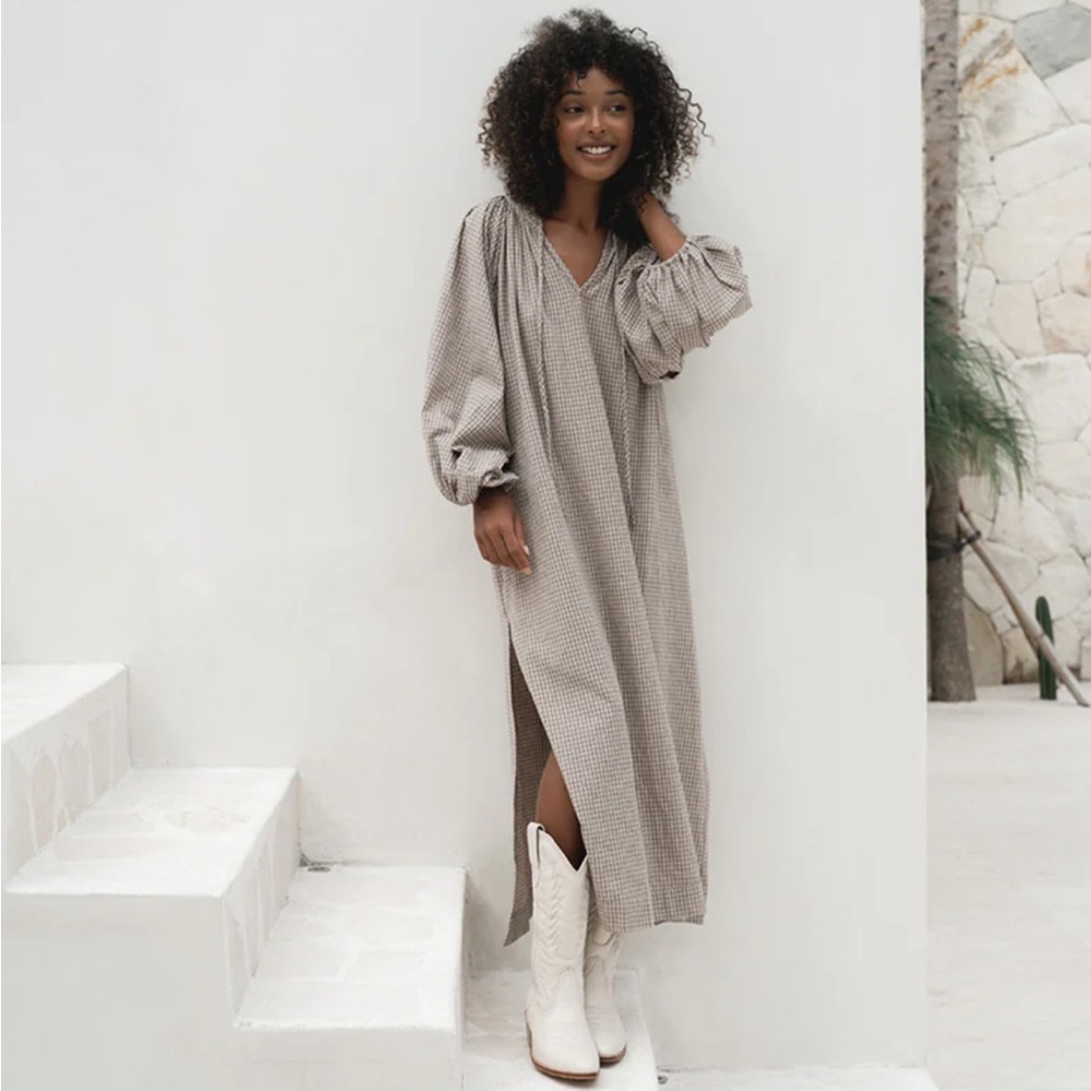 Daughters of India Poet Maxi XL Taupe EUC